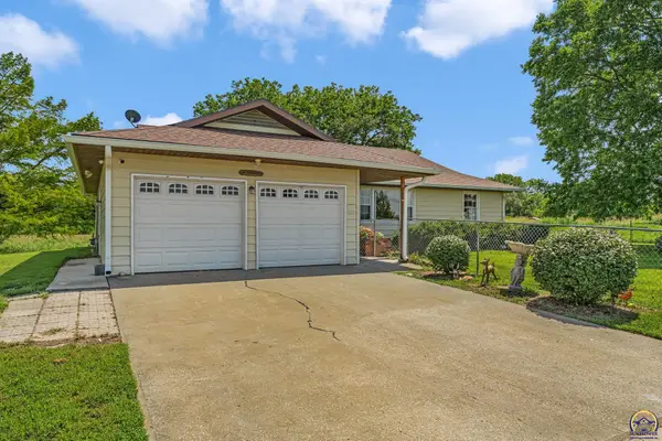 1609 N 1600 Rd, Lawrence, KS 66044