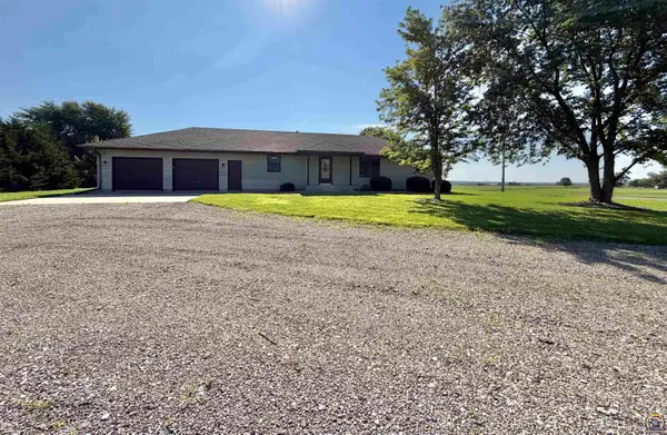 6130 NE Shaffer Rd, Topeka, KS 66617