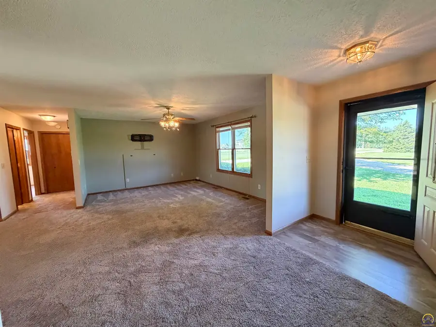 6130 NE Shaffer Rd, Topeka, KS 66617 - #3