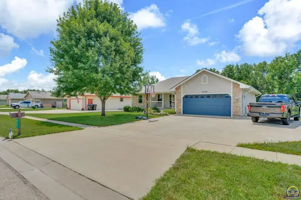 4103 SE 23rd Ter, Tecumseh, KS 66542