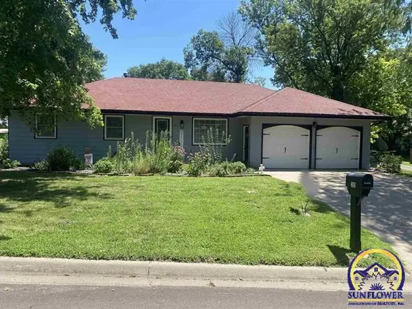 309 N 4th St, St. Marys, KS 66536