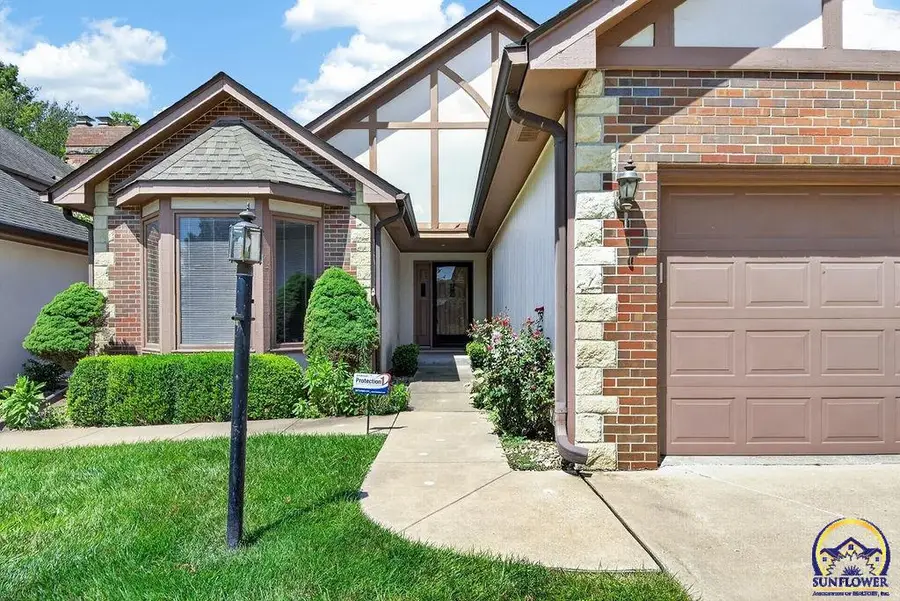 2327 SW Brookhaven Ln #7, Topeka, KS 66614 - #3