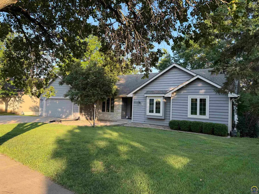 6225 SW 23rd St, Topeka, KS 66614 - #3
