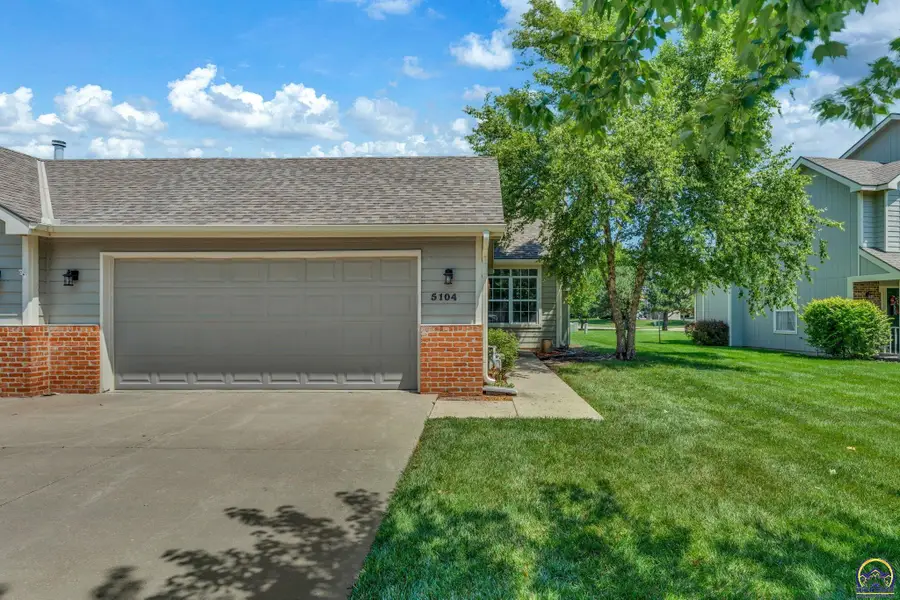 5104 Congressional Pl, Lawrence, KS 66049 - #2