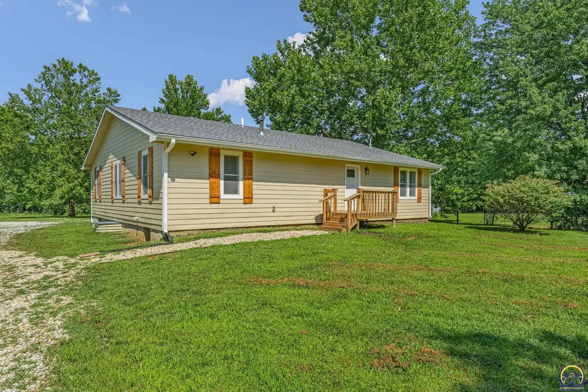 8011 SE Croco Rd, Berryton, KS 66409 - #1