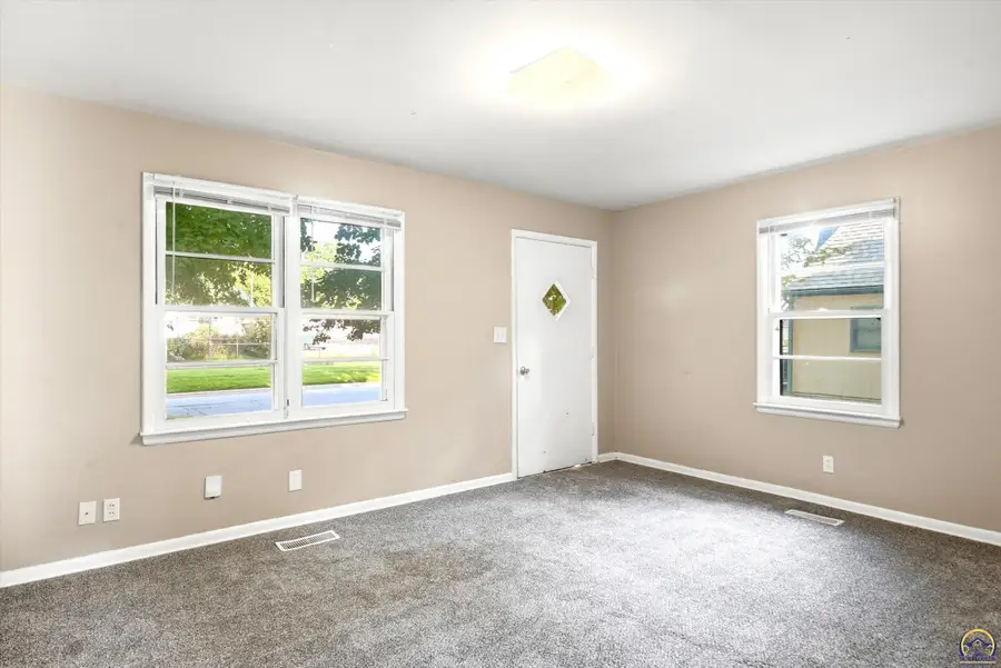 1030 NE Michigan Ave, Topeka, KS 66616 - #2