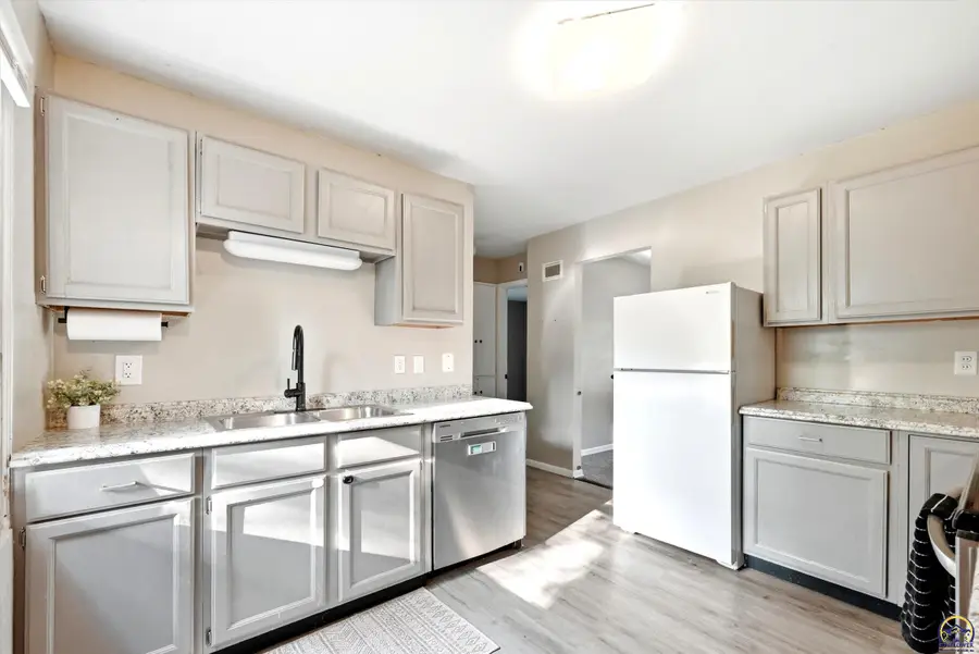 1030 NE Michigan Ave, Topeka, KS 66616 - #3