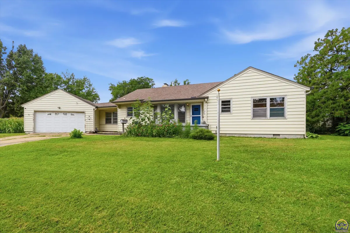 1115 SW Billard Ave, Topeka, KS 66604 - #1