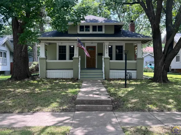 1510 SW Plass Ave, Topeka, KS 66604
