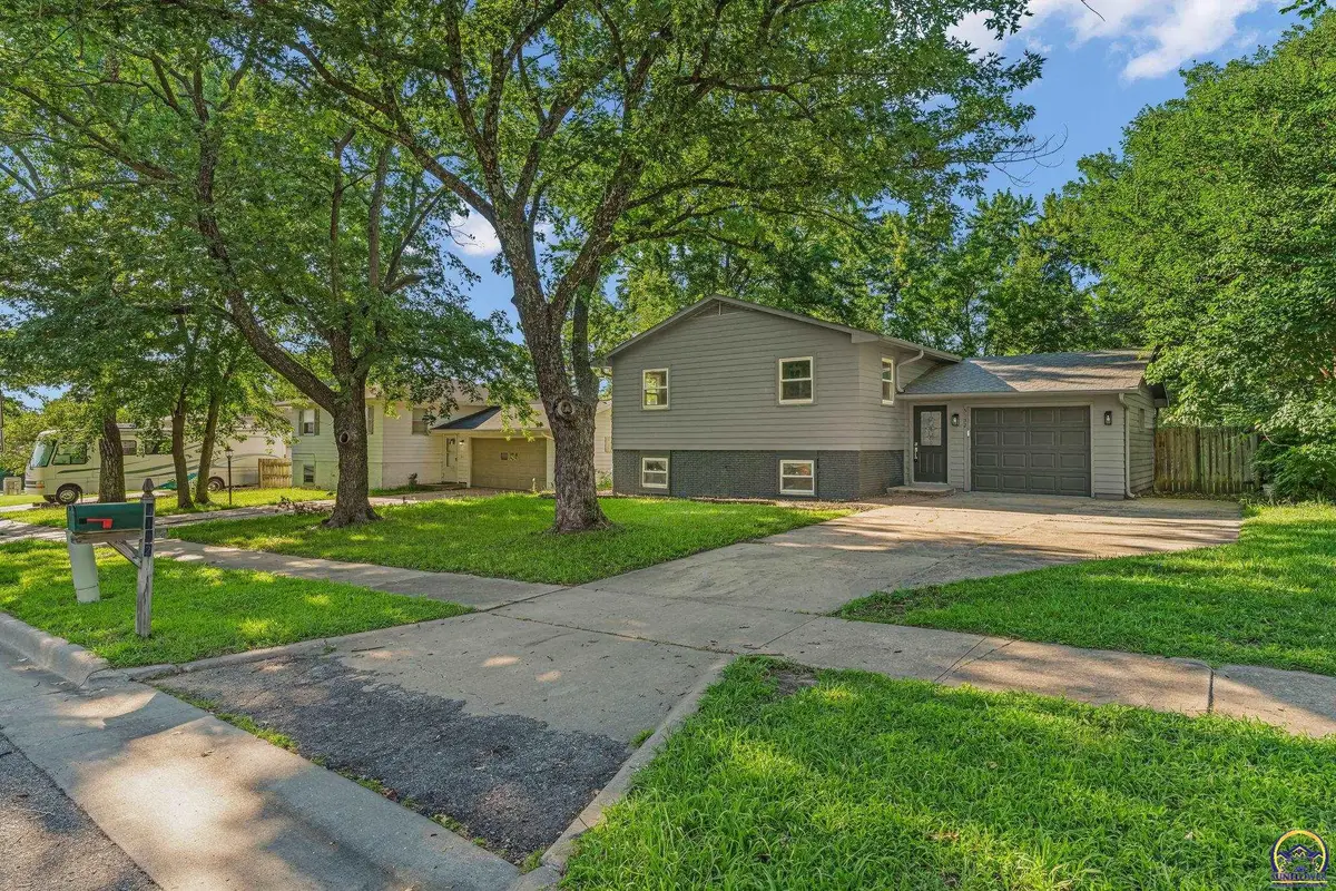 5132 SW 33rd St, Topeka, KS 66614 - #1