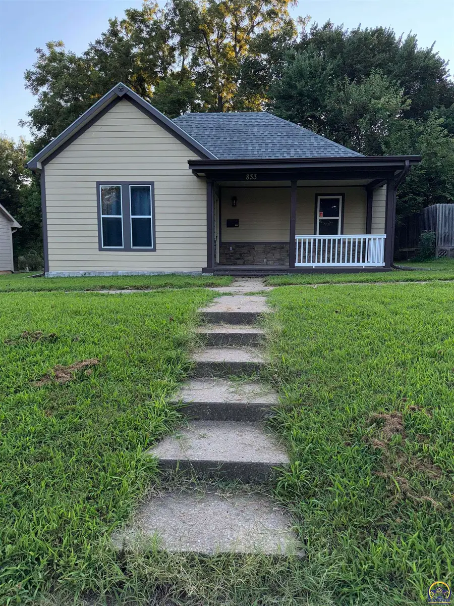 833 Ohio Ave, Holton, KS 66436 - #2