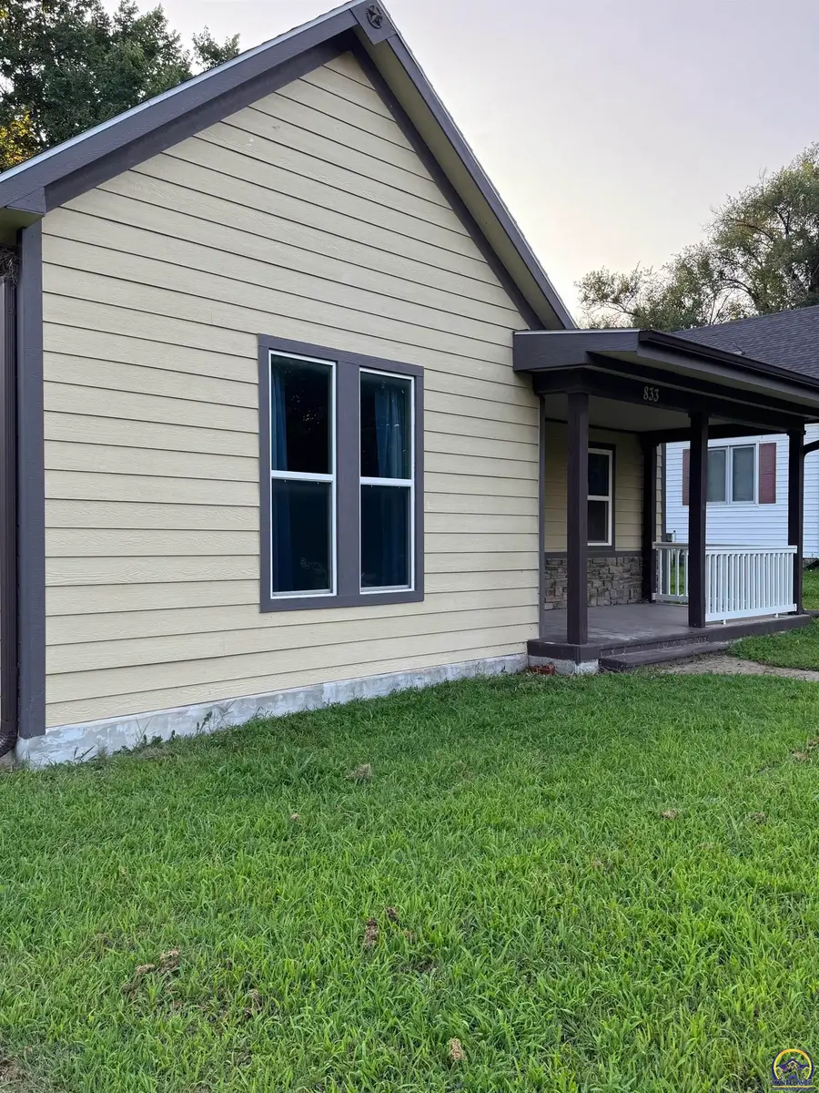 833 Ohio Ave, Holton, KS 66436 - #3