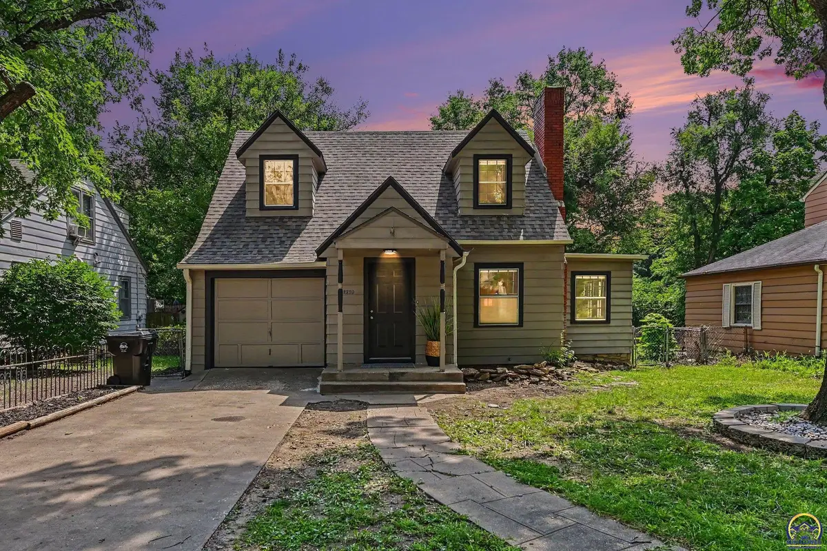 2220 SE Virginia Ave, Topeka, KS 66605 - #1