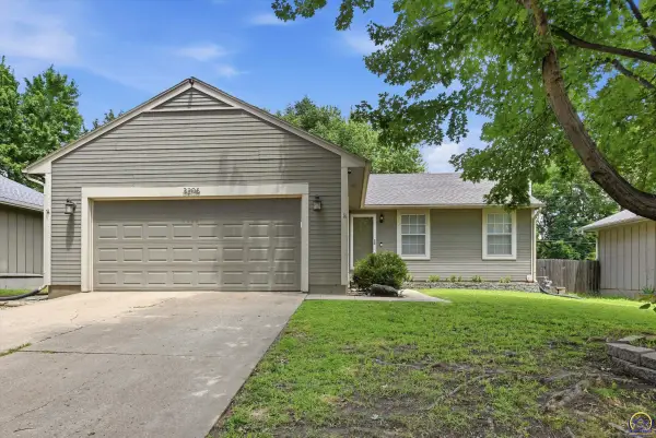 3206 SW 35th Ter, Topeka, KS 66614