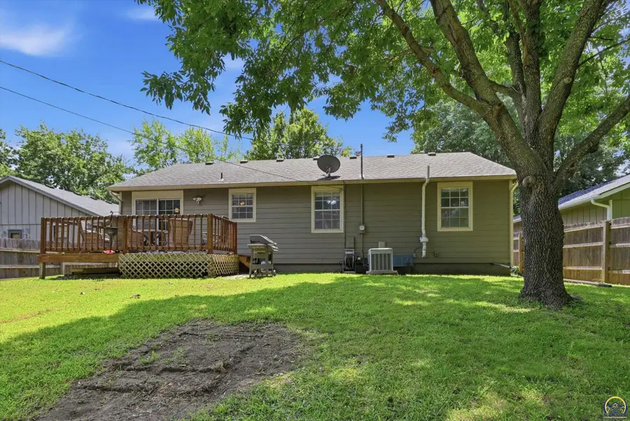 3206 SW 35th Ter, Topeka, KS 66614 - #3
