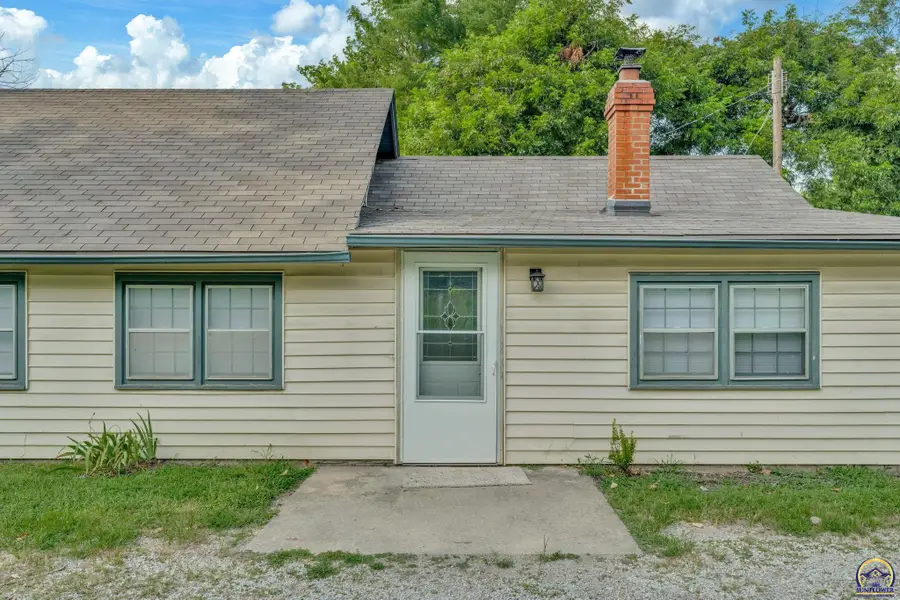 2017 NW Taylor St, Topeka, KS 66608 - #3