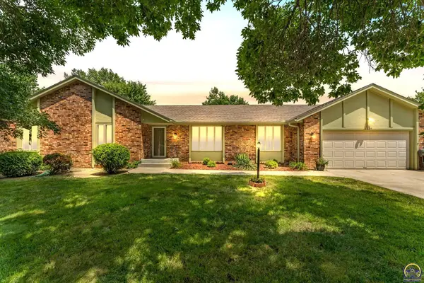 3824 SE Fair Meadows Pl, Topeka, KS 66605