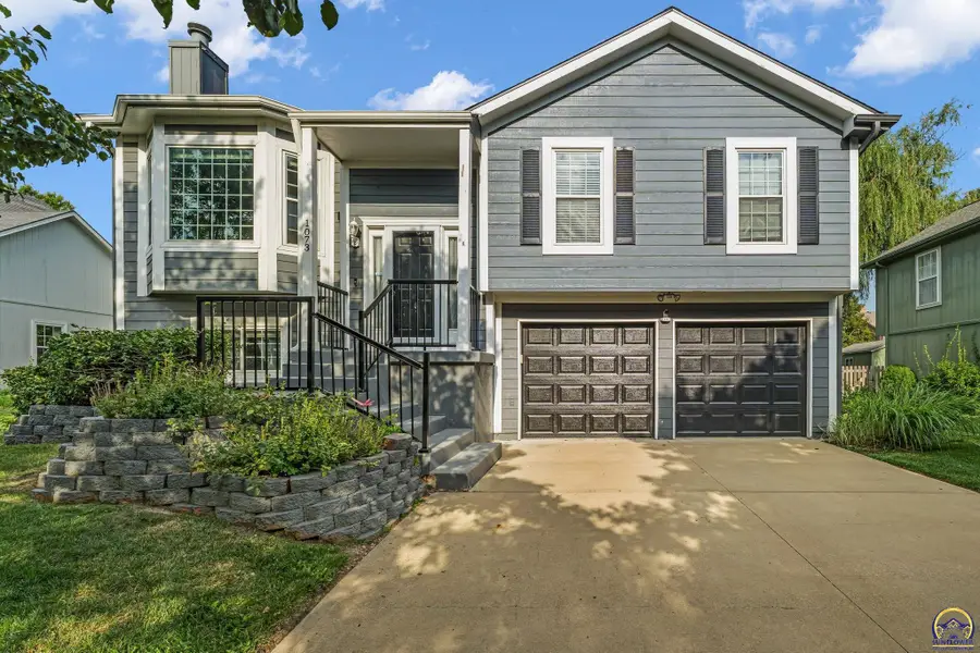 1073 N Logan St, Olathe, KS 66061 - #2