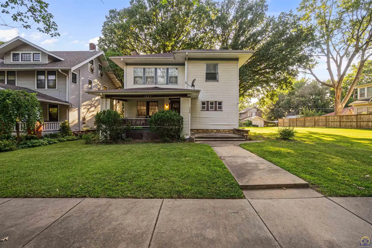 1225 SW College Ave, Topeka, KS 66604 - #1