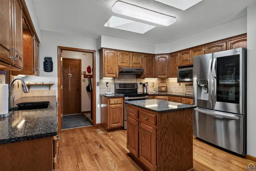 6745 SW 28th St, Topeka, KS 66614 - #3