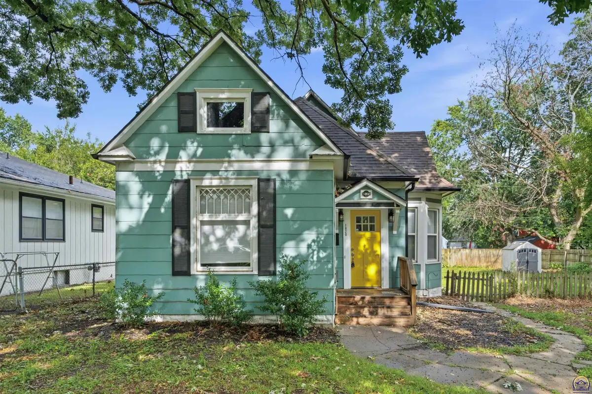 1820 SW Randolph Ave, Topeka, KS 66604 - #1