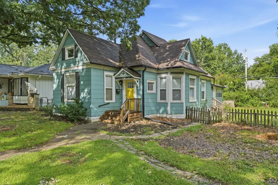 1820 SW Randolph Ave, Topeka, KS 66604 - #2
