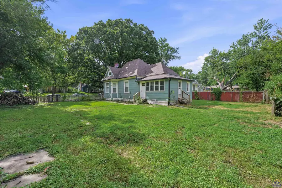 1820 SW Randolph Ave, Topeka, KS 66604 - #3