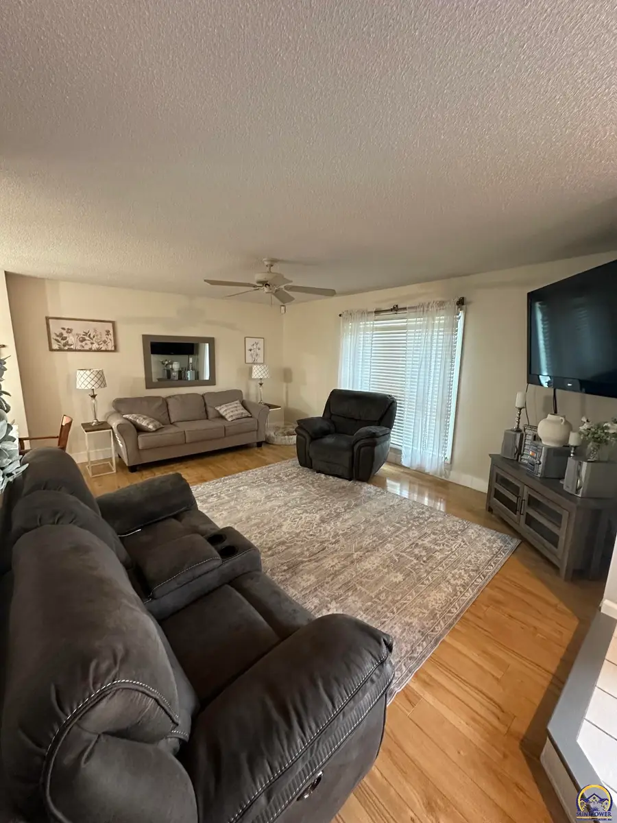 3601 SW Glendale Dr, Topeka, KS 66614 - #2