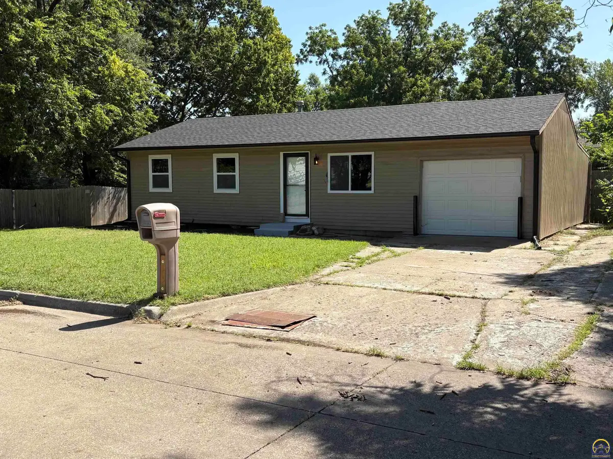 2608 SE Iowa Ave, Topeka, KS 66605 - #1