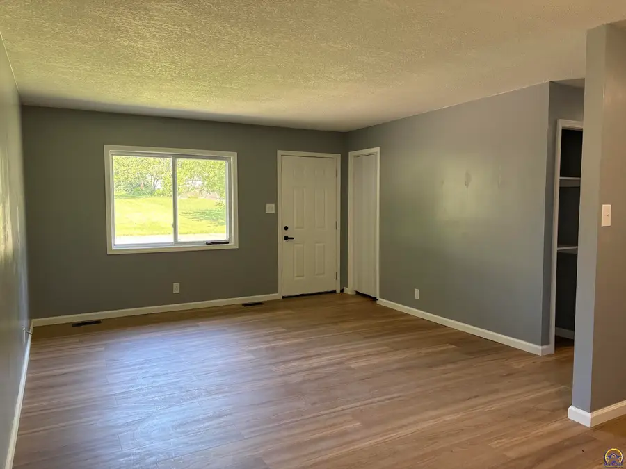 2608 SE Iowa Ave, Topeka, KS 66605 - #2