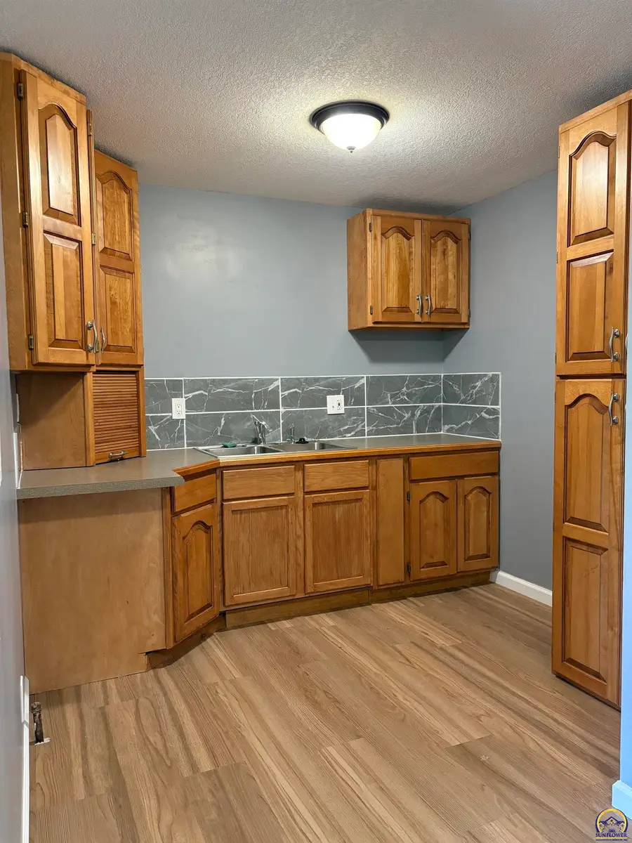 2608 SE Iowa Ave, Topeka, KS 66605 - #3
