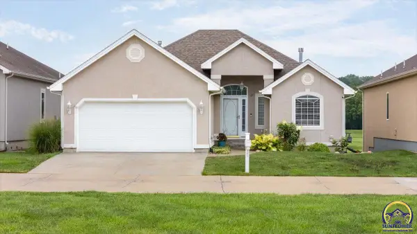 4515 SW Crenshaw Dr, Topeka, KS 66610-1615