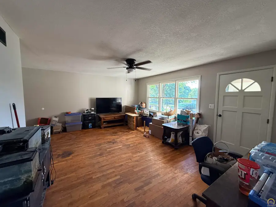1245 NW Sunset Ln, Topeka, KS 66618 - #3
