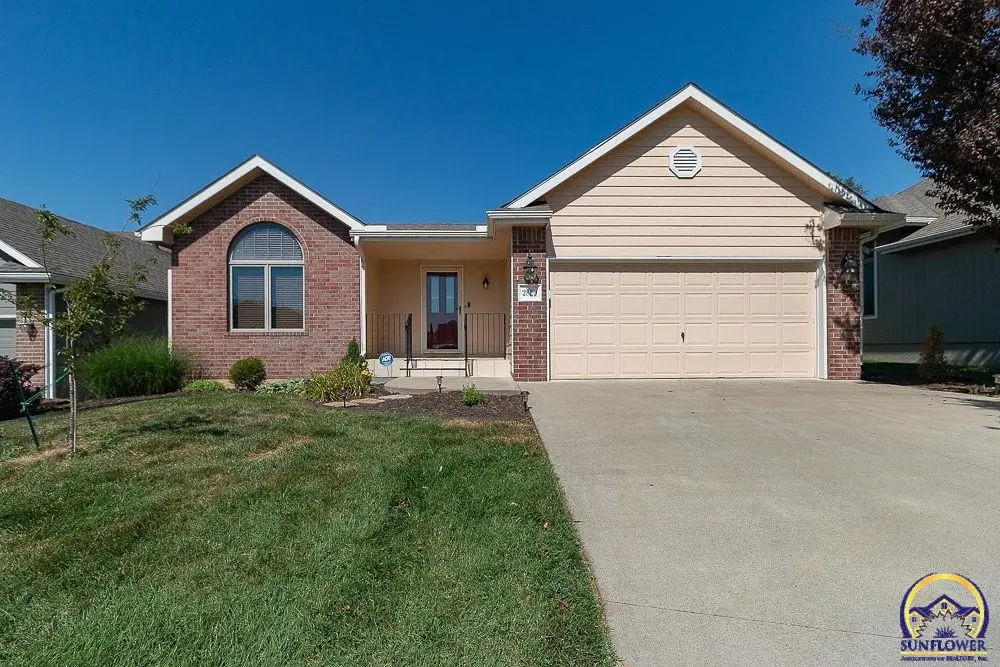 2829 SW Blue Stem Dr, Topeka, KS 66614 - #1