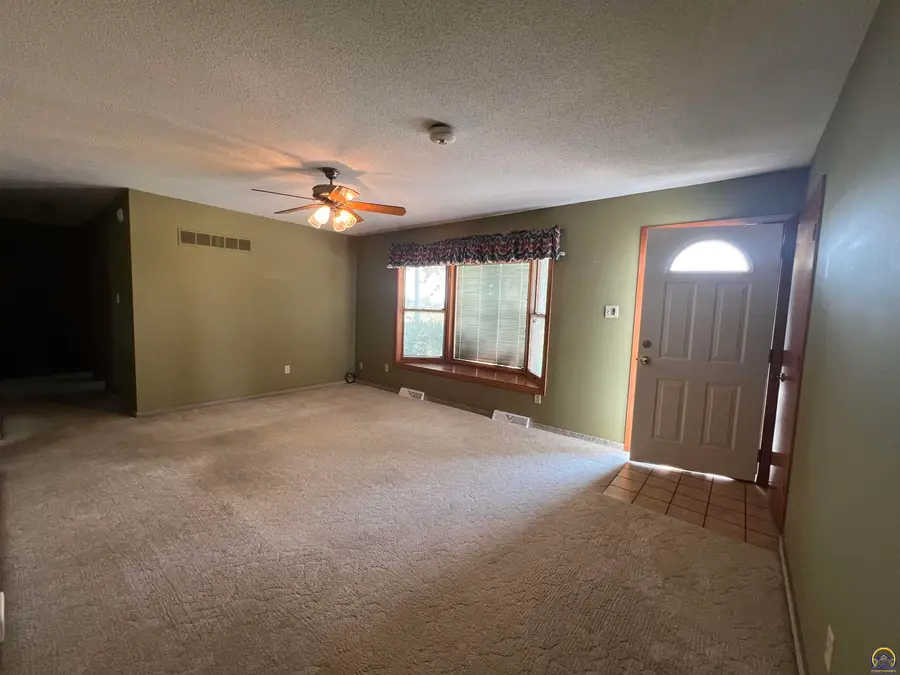 4140 SE Shawnee Heights Rd, Tecumseh, KS 66542 - #3