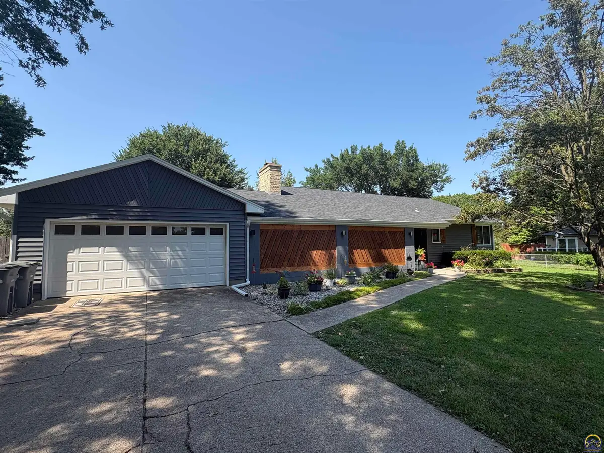 2022 Prairie Ln, Emporia, KS 66801 - #1