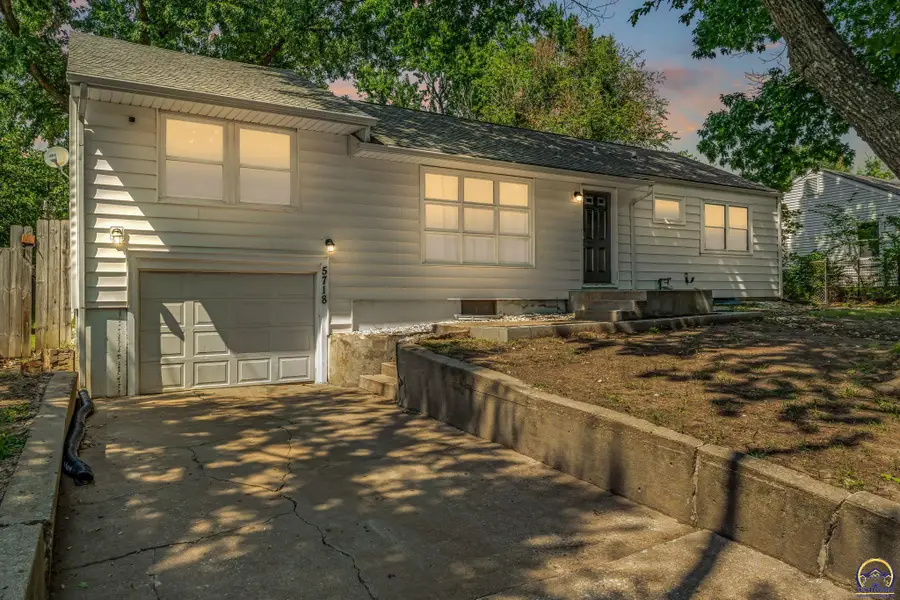 5718 SW 14th St, Topeka, KS 66604 - #3