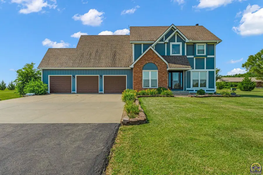 5635 SE 61st St, Berryton, KS 66409 - #3