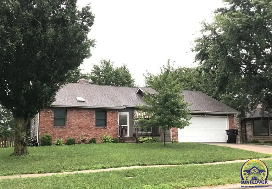 4224 SW Colly Creek Dr, Topeka, KS 66610 - #1