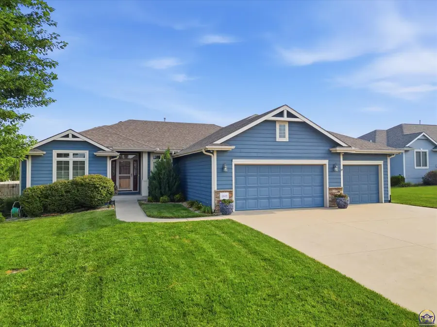 1842 NW 49th St, Topeka, KS 66618 - #2