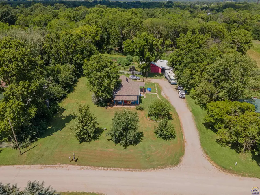 3260 NE 31st St, Grantville, KS 66429 - #2