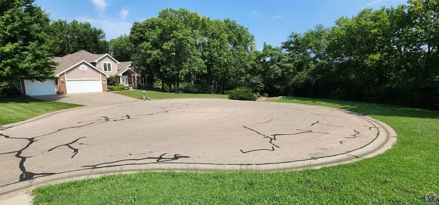2315 SE Cuvier St, Tecumseh, KS 66542 - #2