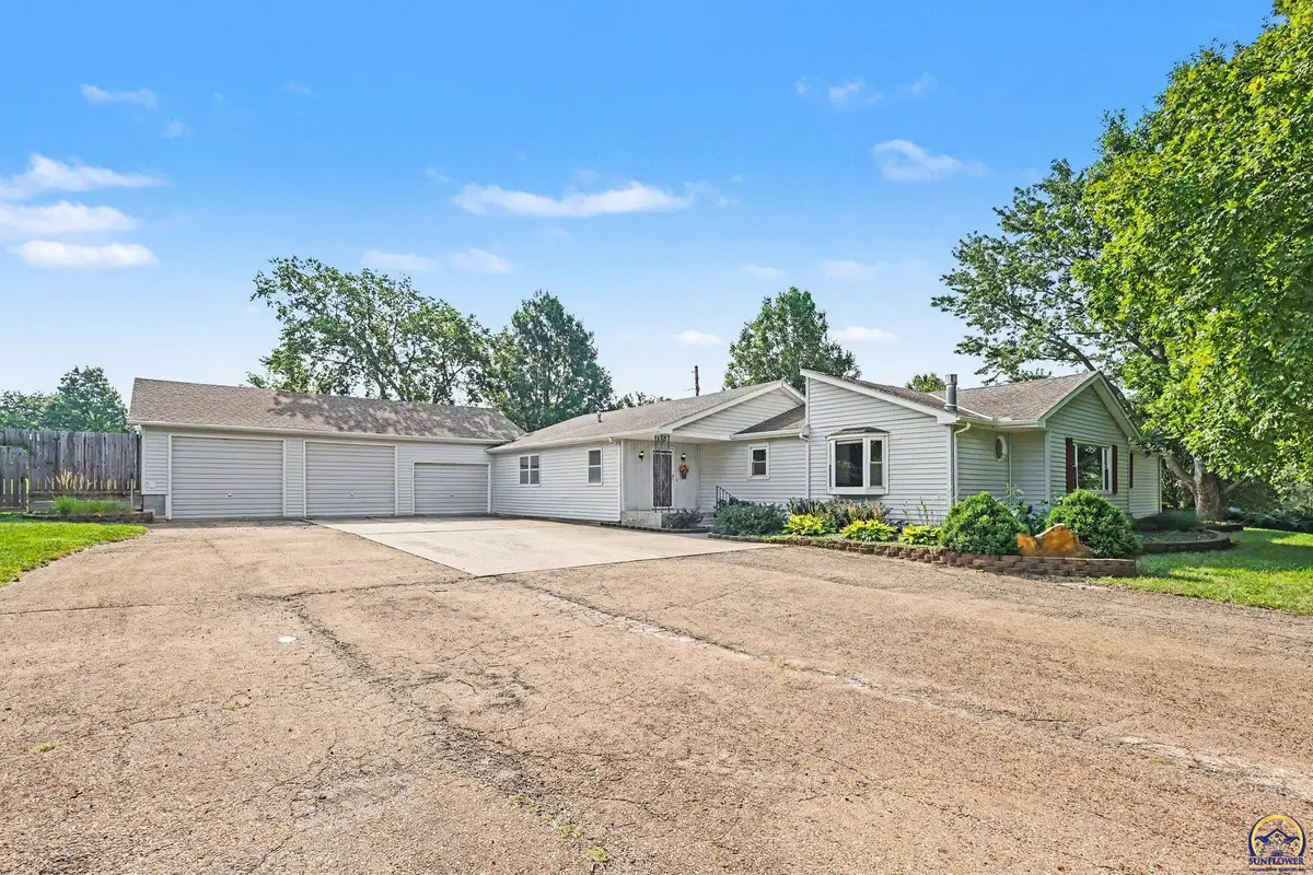 3632 SE Croco Rd, Topeka, KS 66605 - #1