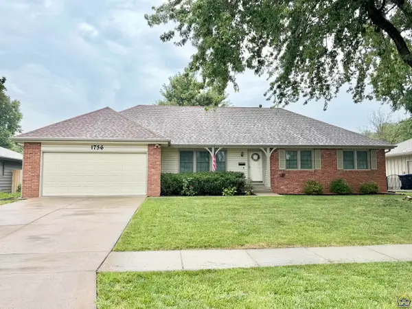 1736 SW Arrowhead Rd, Topeka, KS 66604