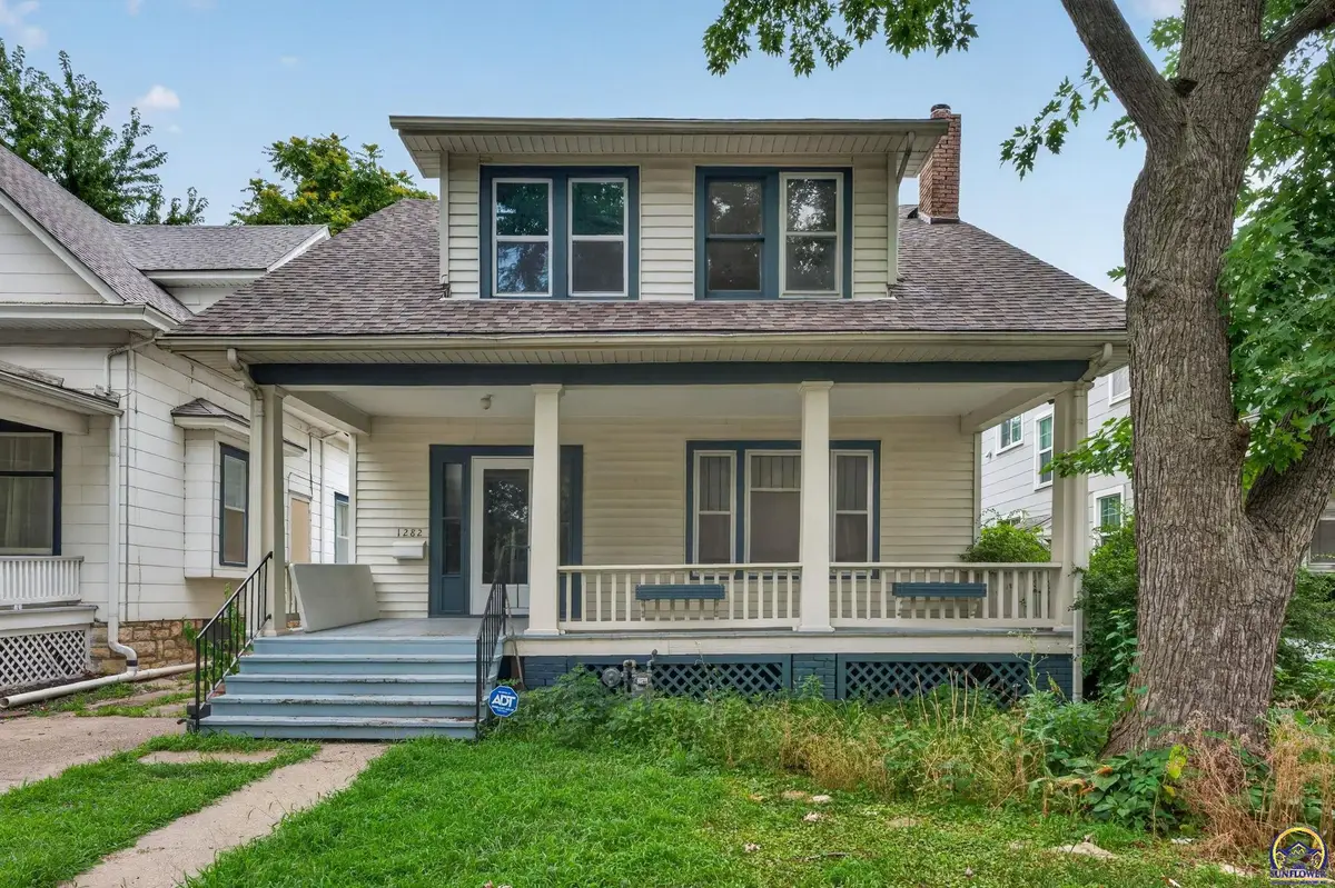1282 SW College Ave, Topeka, KS 66604 - #1