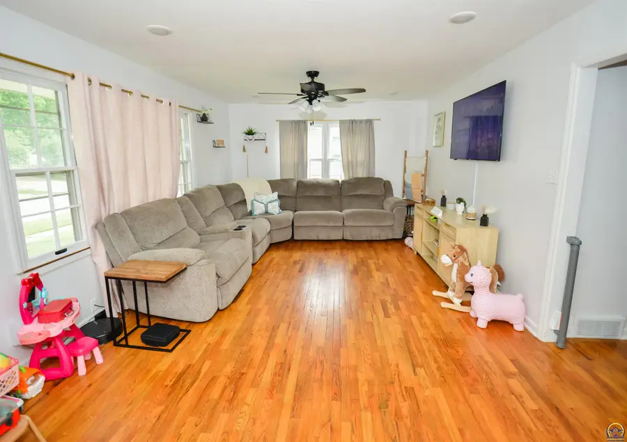 1419 Walnut St, Emporia, KS 66801 - #3