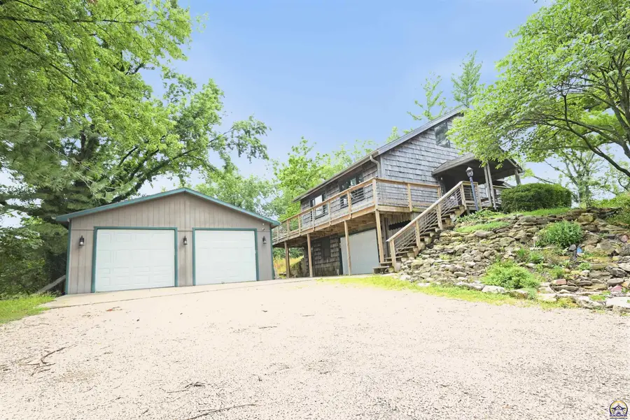 6040 NW Green Hills Rd, Topeka, KS 66618 - #2