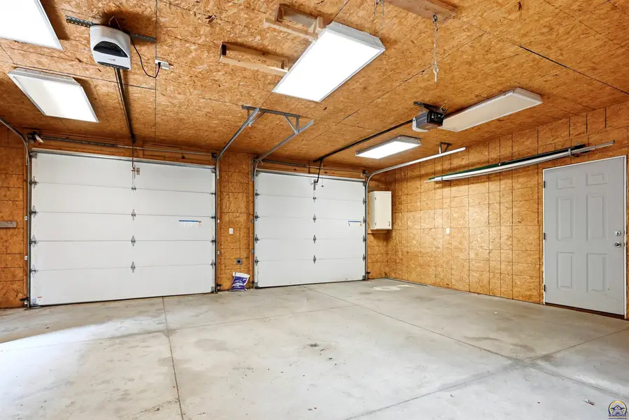 6040 NW Green Hills Rd, Topeka, KS 66618 - #3