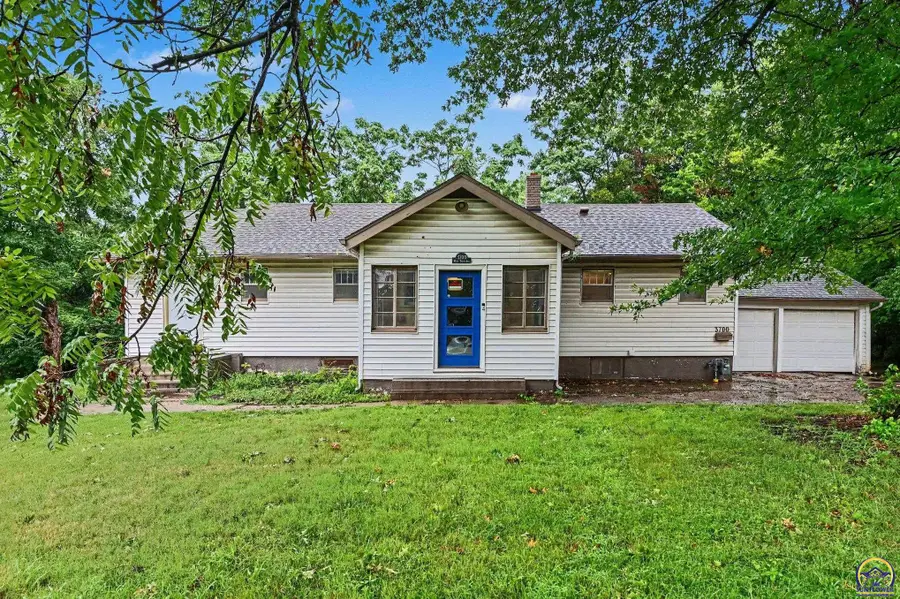 3700 SW 10th Ave, Topeka, KS 66604 - #2