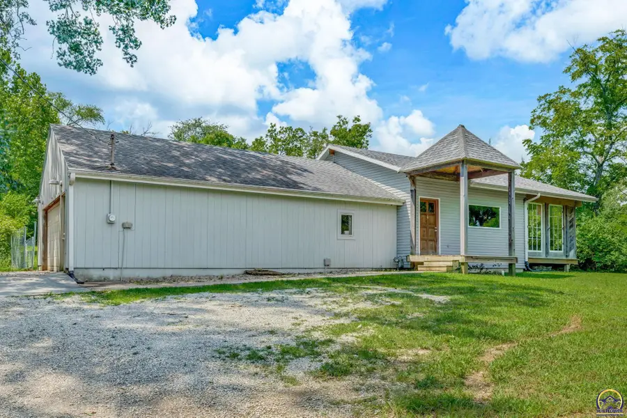4235 SE 21st St, Tecumseh, KS 66542 - #3
